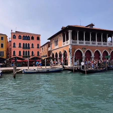Διαμέρισμα Luxury Venetian Flat For 2 Near Rialto
