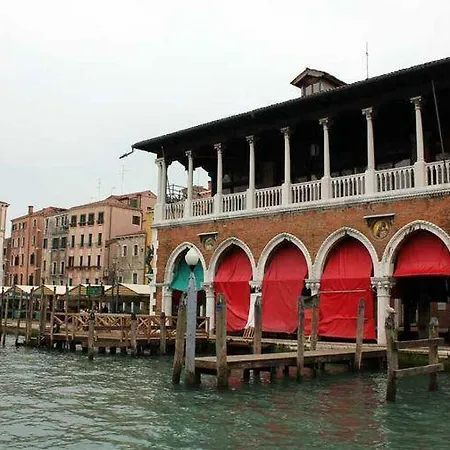 Διαμέρισμα Luxury Venetian Flat For 2 Near Rialto *
